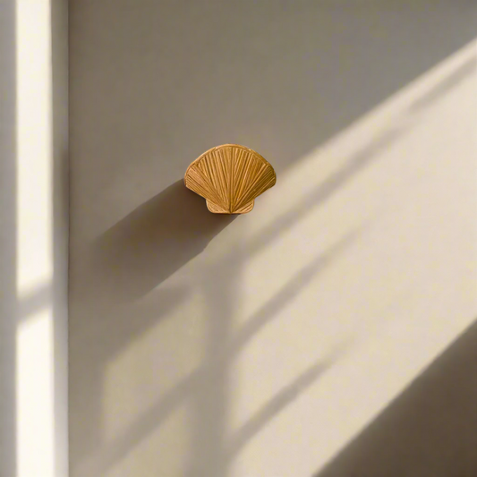 Clam Shell Wall Lamp