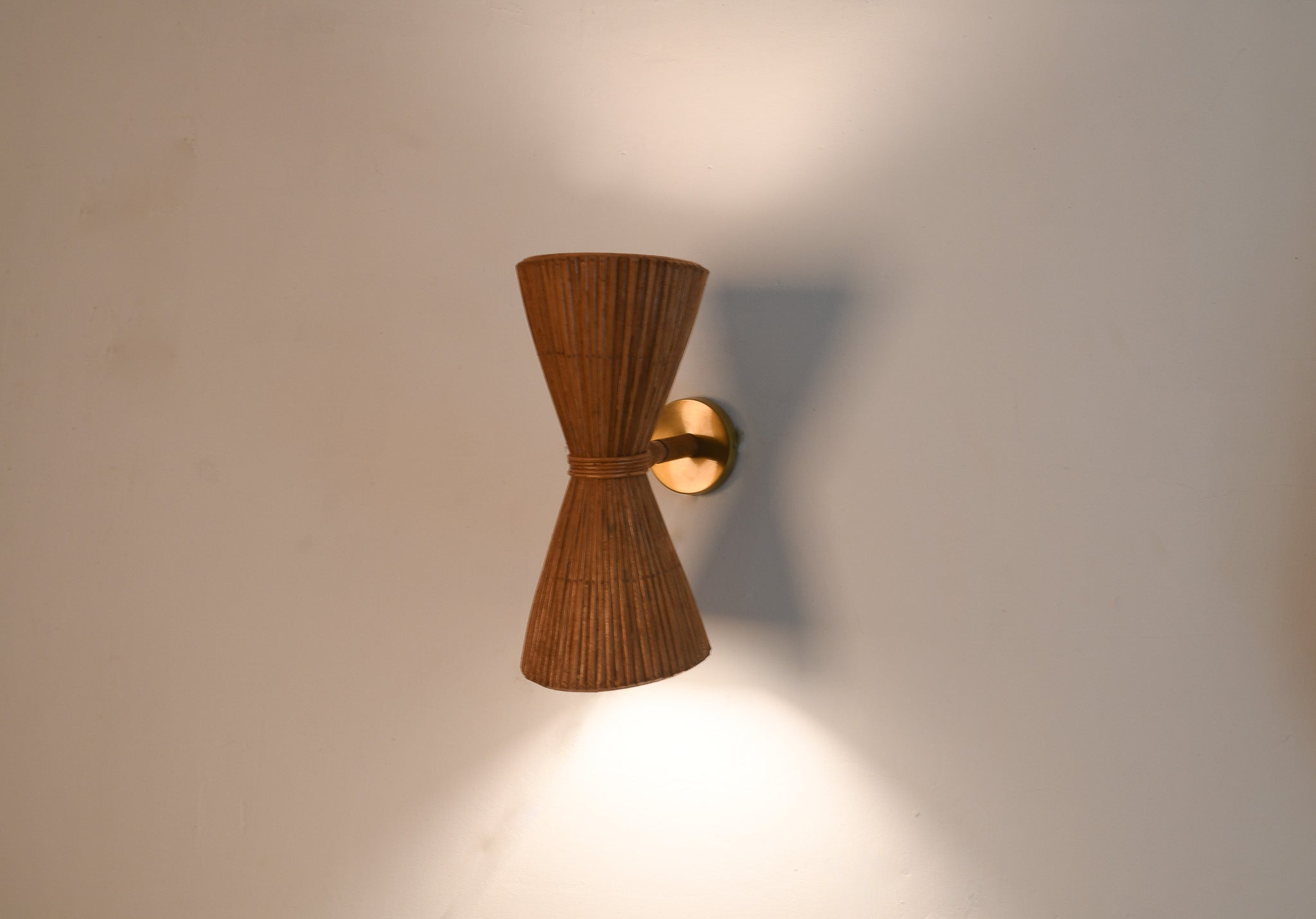 Hour Glass Wall Lamp