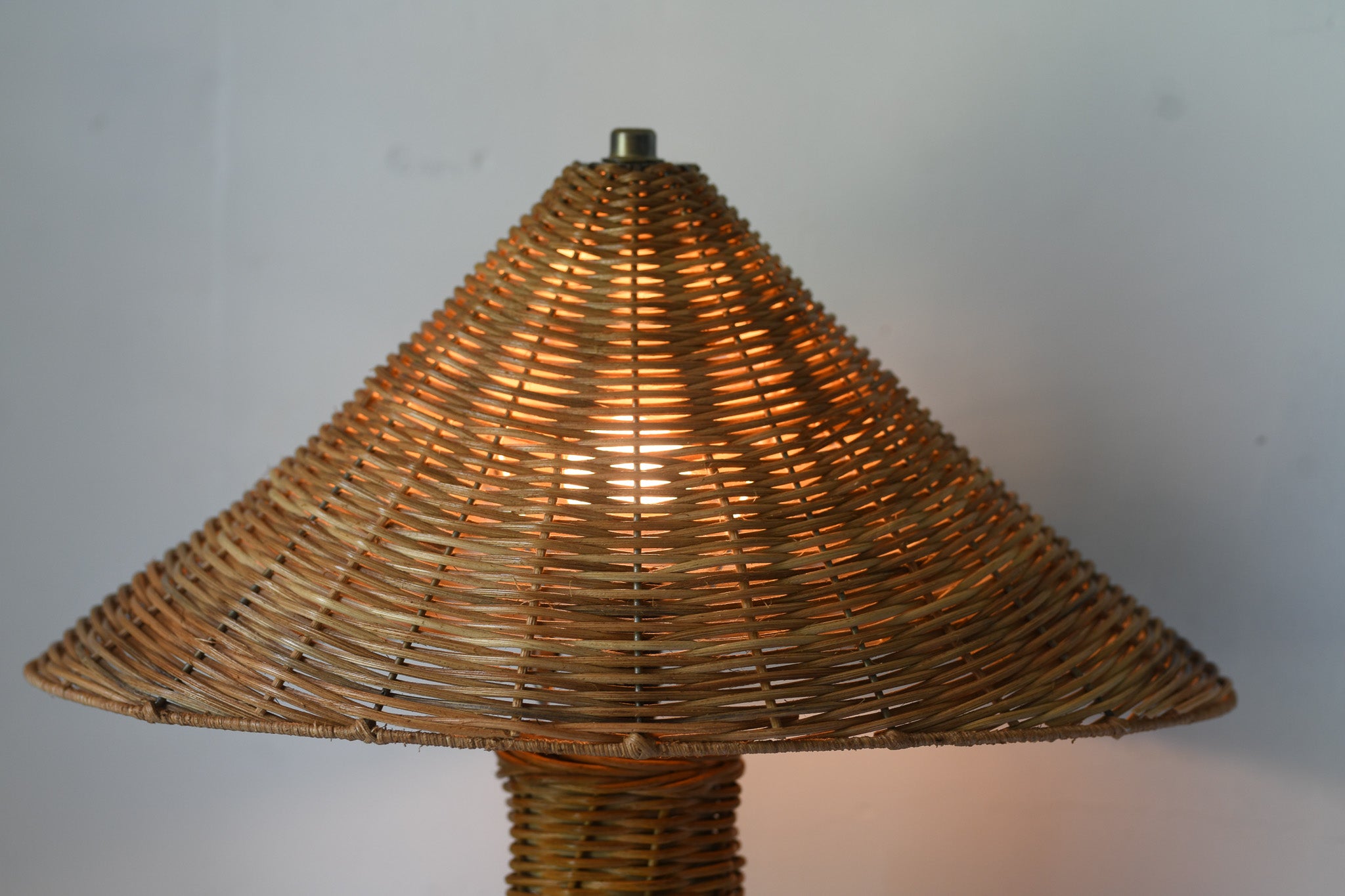 Aliah Wicker Table Lamp
