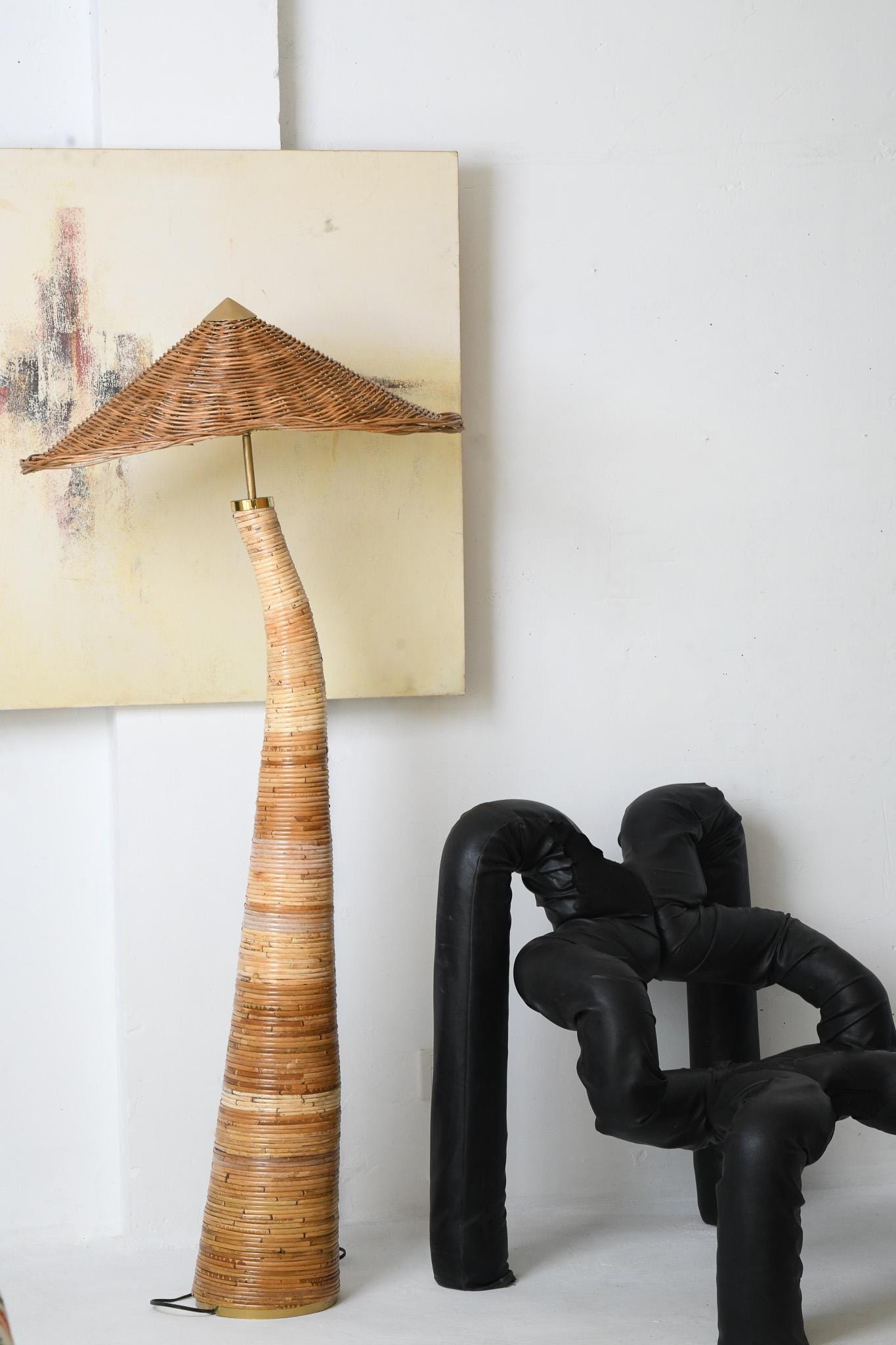 Shroom 002 Tall woven floor lamp with a with Ekstrem Chair