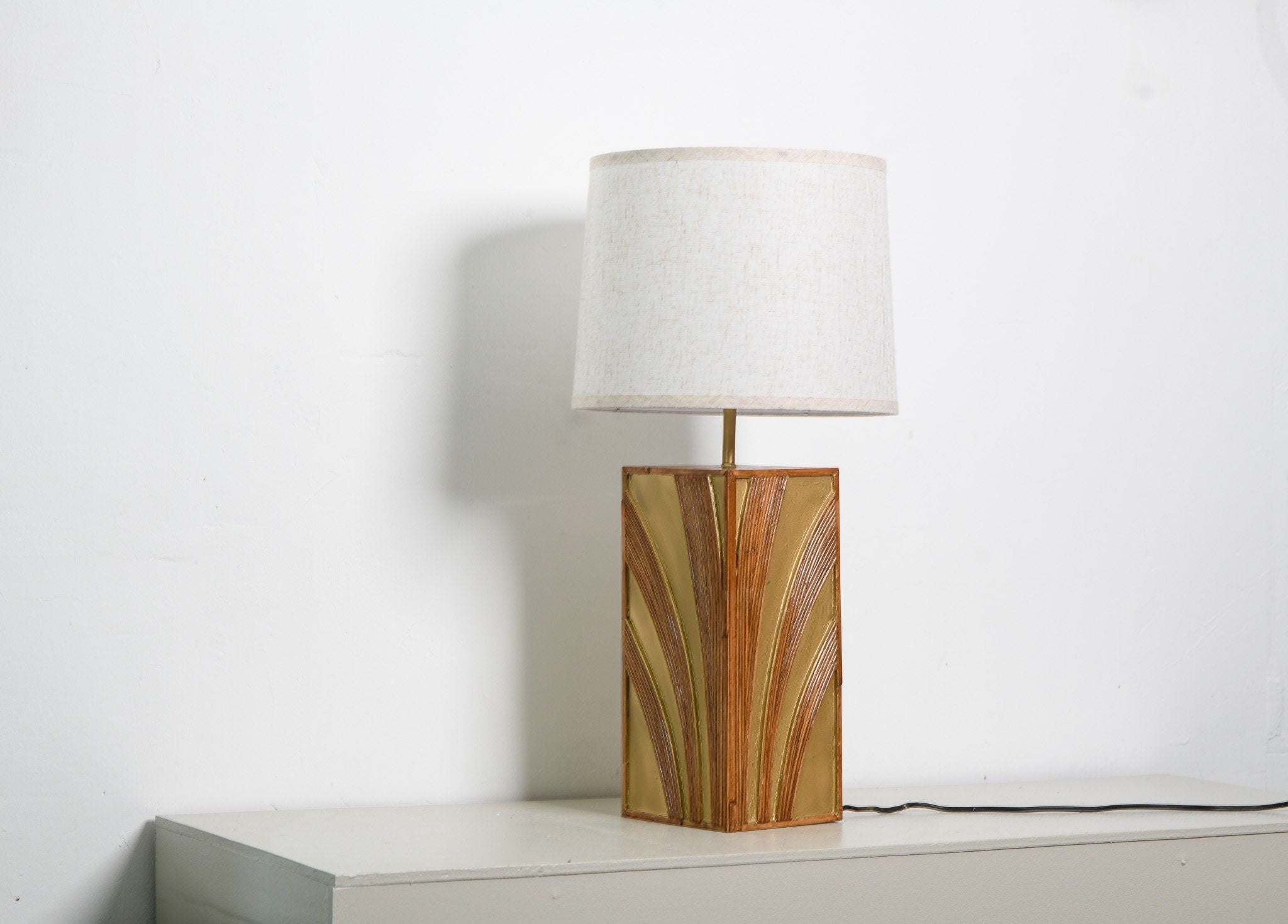 Leaf Pattern Table Lamp