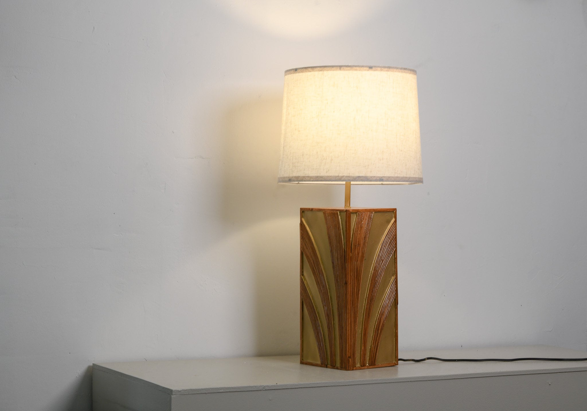 Leaf Pattern Table Lamp