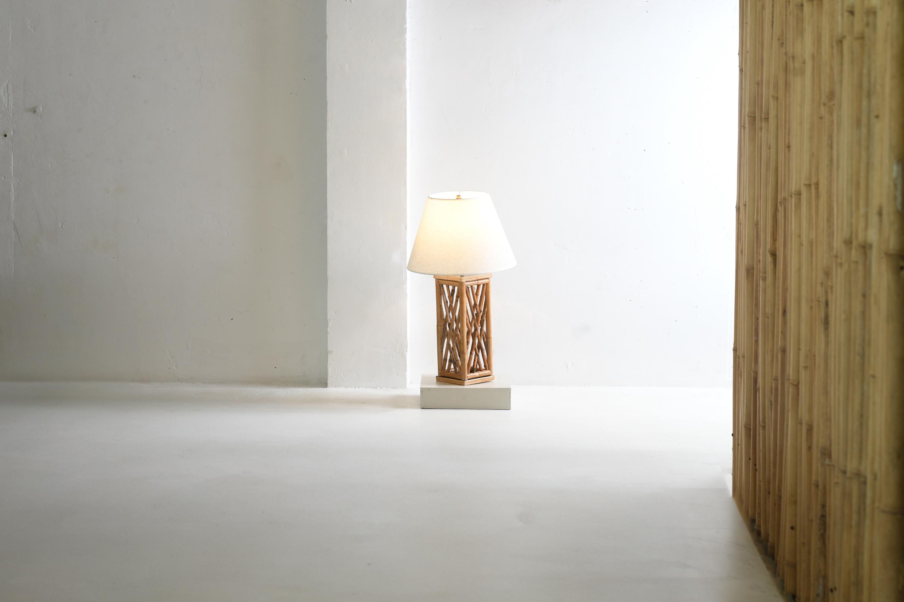 Chippendale Style lattice Rattan Bamboo Table Lamp