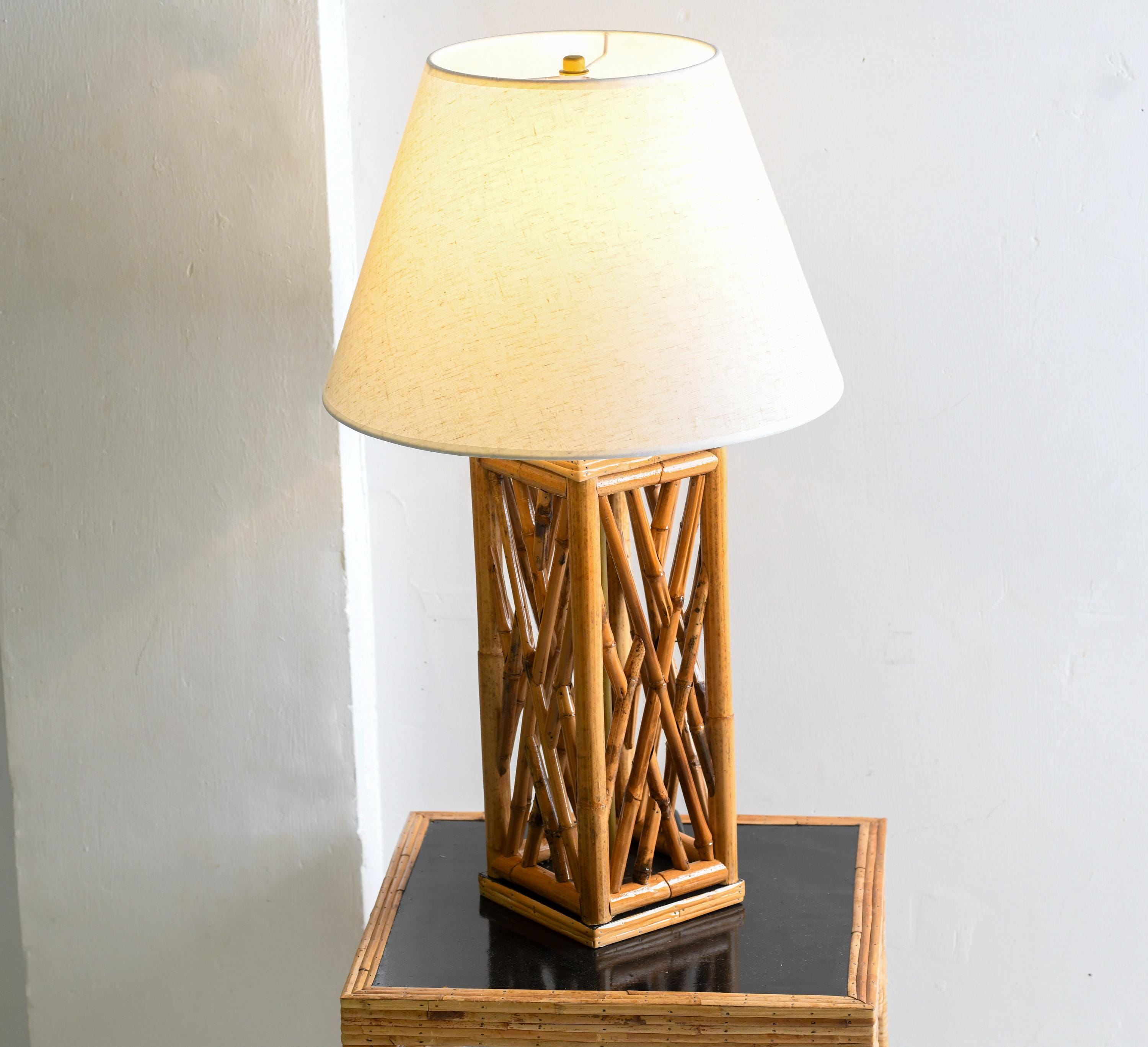 Chippendale Style lattice Rattan Bamboo Table Lamp